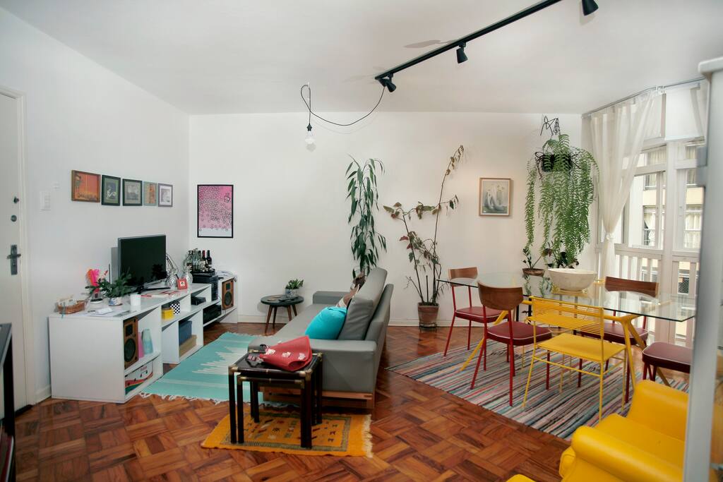 Sala triangular do projeto do edifício de mais de 50 anos