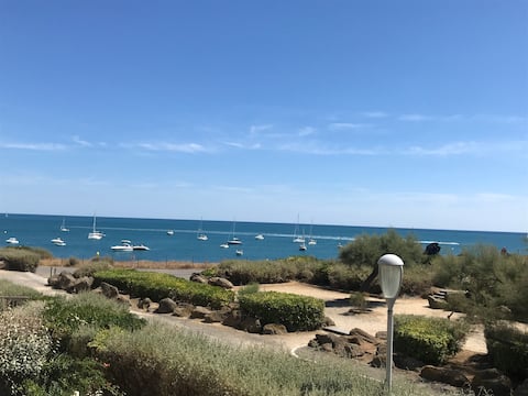 🏖Spacious seafront triplex with an amazing view🏖