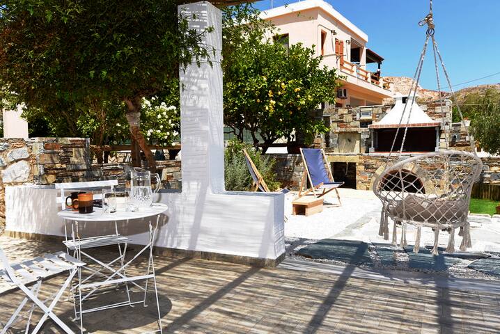 Pappou (250m from the sea ) gallery image 3