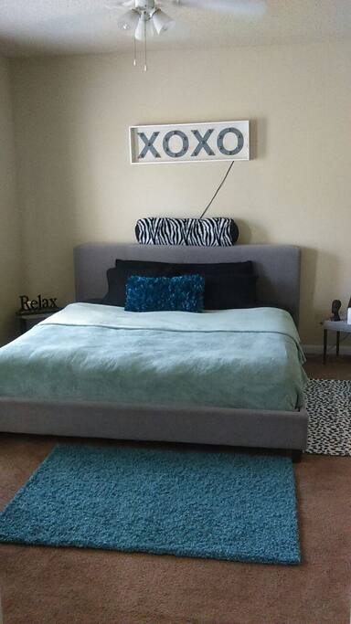 The space..Fresh air and Ample natural lighting. Black out curtains for night.