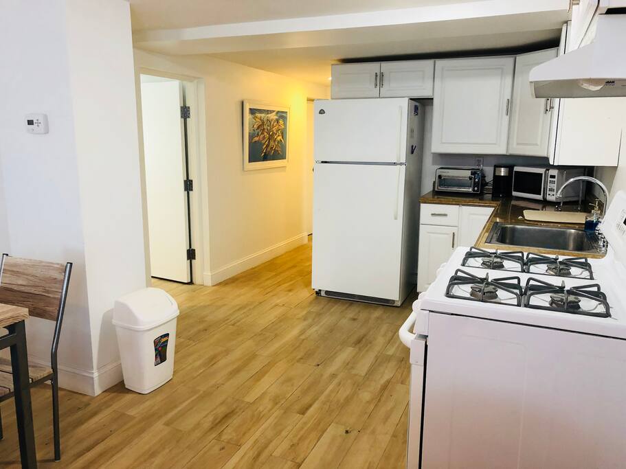 Full kitchen