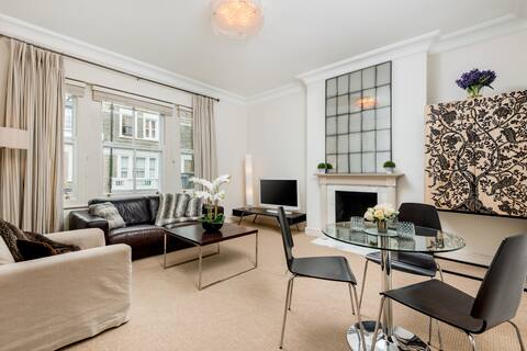 Peace & Comfort near Hyde Park 1 BR 1 BR with Lift