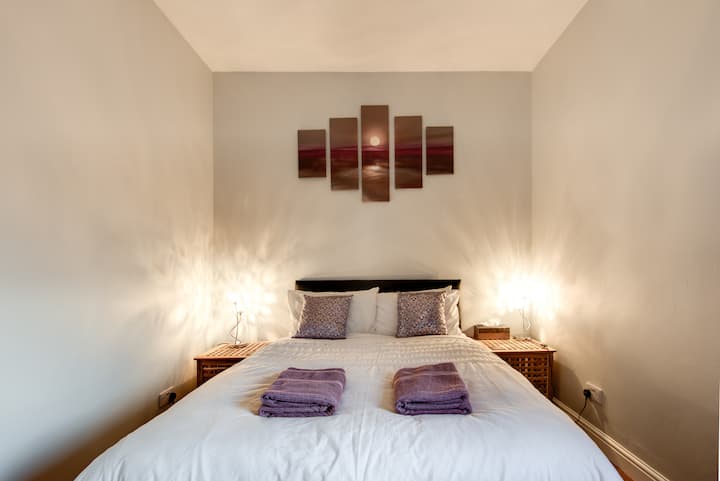 Esta es una cama doble con tirolina y enlace que se puede convertir en dos camas individuales.