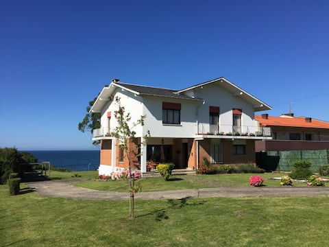 Your dream getaway between the sea and the mountains!