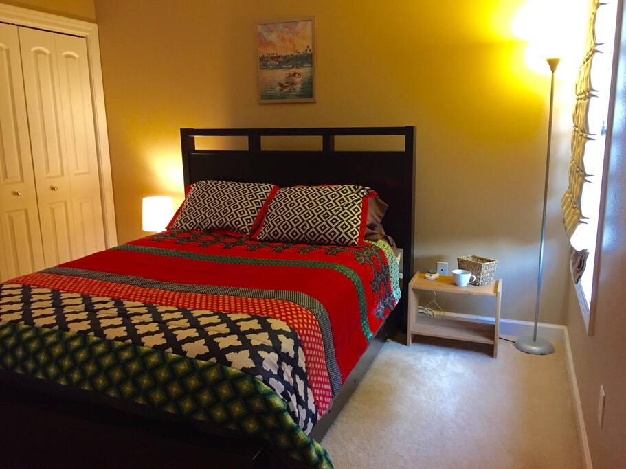 Queen bed with double closets