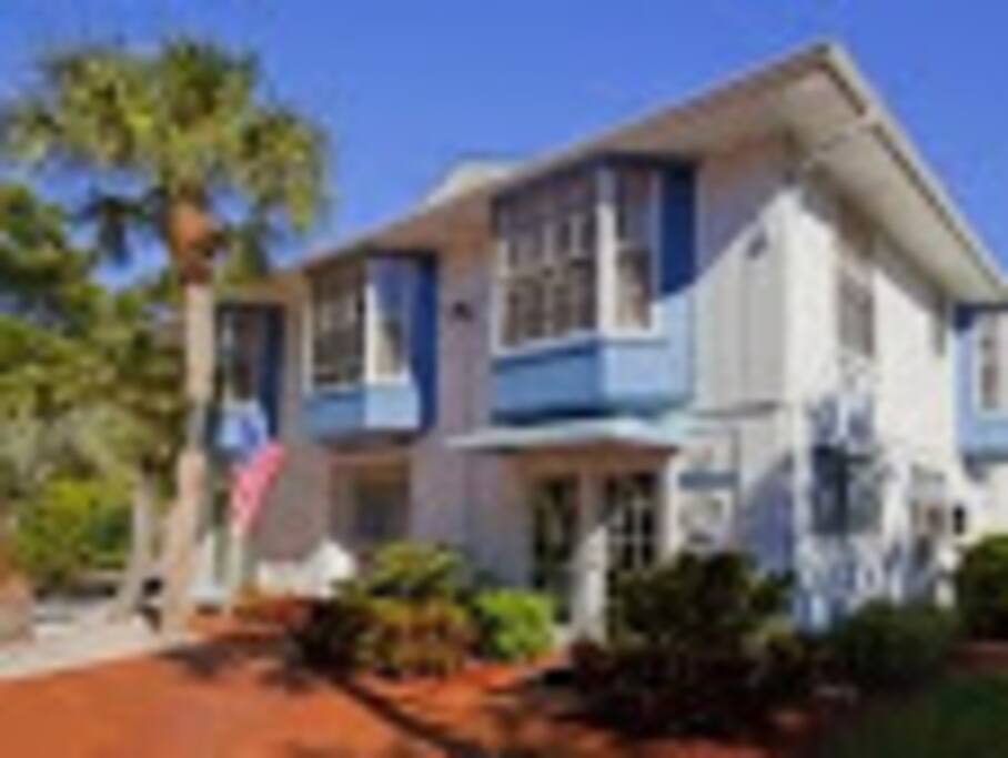 #16 is the complete Top Floor of this Unit
