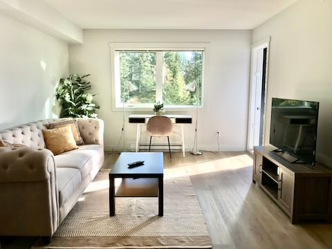 Top performing Airbnb: Stay by the Lake Nanaimo in Rutherford
