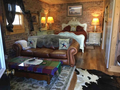 “Couple’s Retreat And Romantic Getaway”’