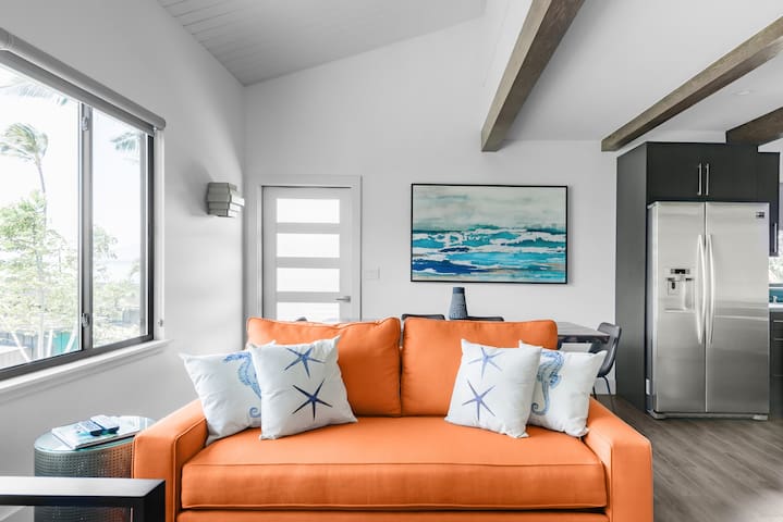 Oceanview Penthouse • Modern • 2 Min Walk to Beach