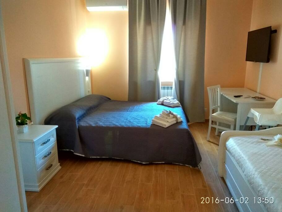 CAMERA 104