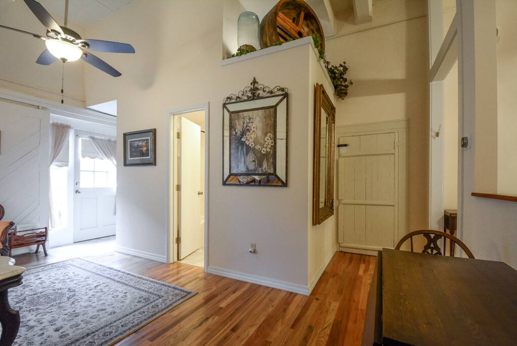 Lots of space and 13' ceilings