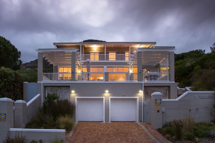 Luxury Self-catering Seaside Villa (Felsensicht)