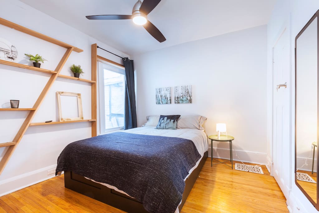 First bedroom, incredibly comfortable linens.
