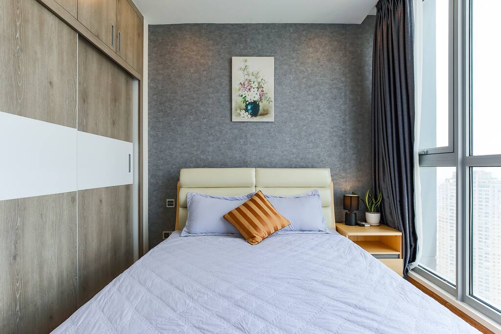 Stretch out and relax your body on the deluxe double size bed with softening mattress in our cozy bedrooms.