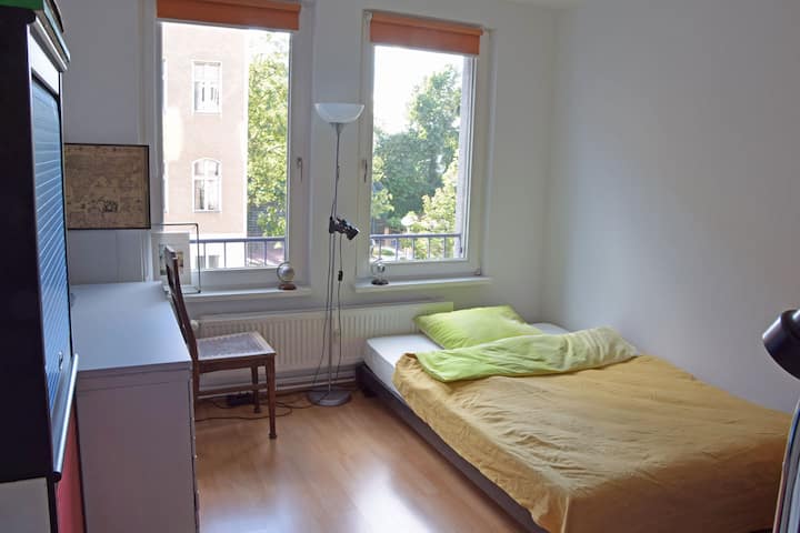 Staying In Schöneberg - ベルリン