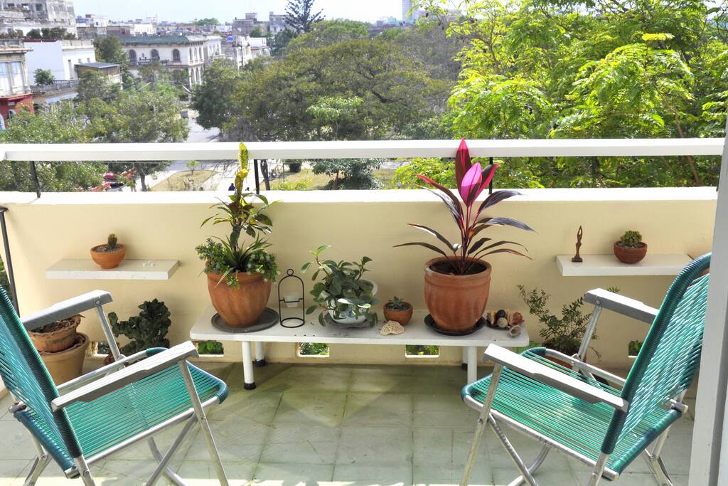 Balcony with view to John Lennon Park