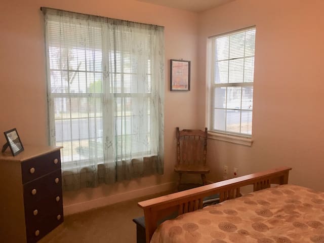 Bend Bedroom w/ Hot Tub