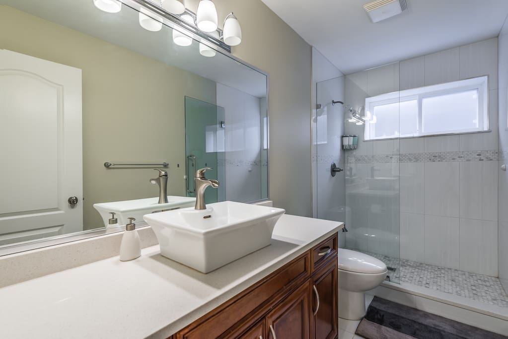 The shared bathroom on the same floor.