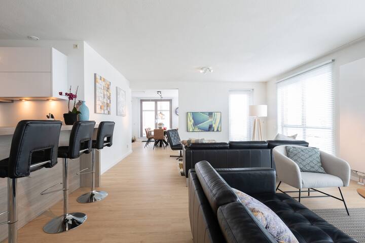 BizStay Harbour 72A Penthouse gallery image 4