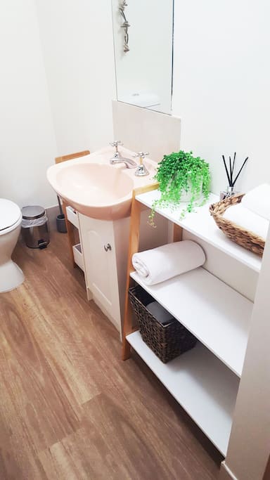 Ensuite to Main Bedroom