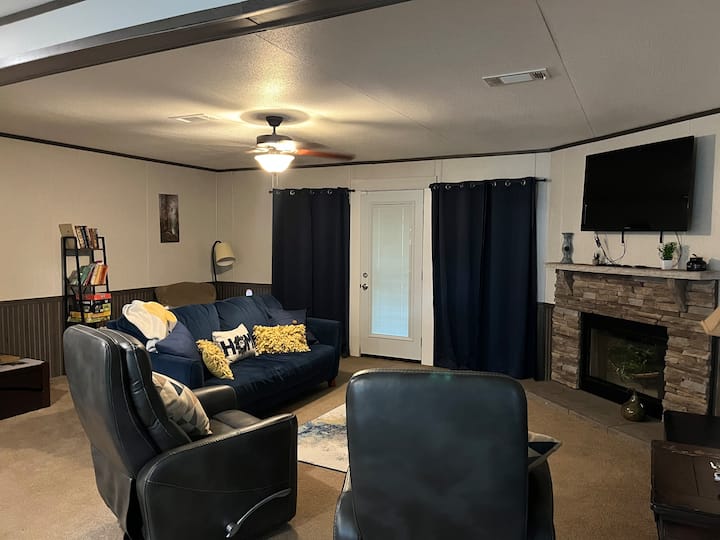 Family Friendly Home In Private Setting - Greenville, TX