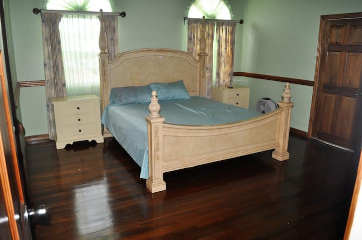 ห้องนอนใหญ่