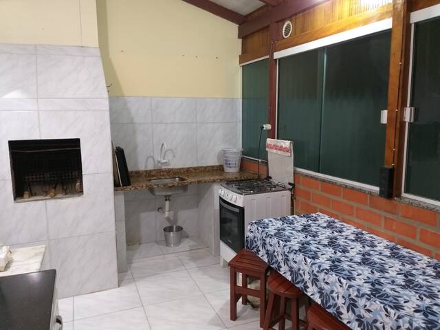 Apartamento cobertura 100mts da praia de Itapema.