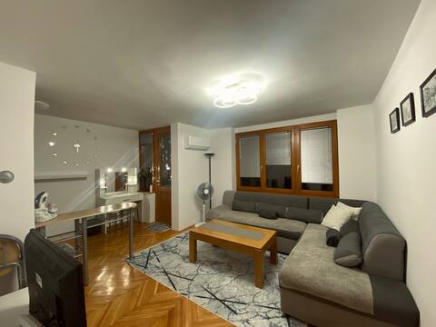 Attractive apartment near the center