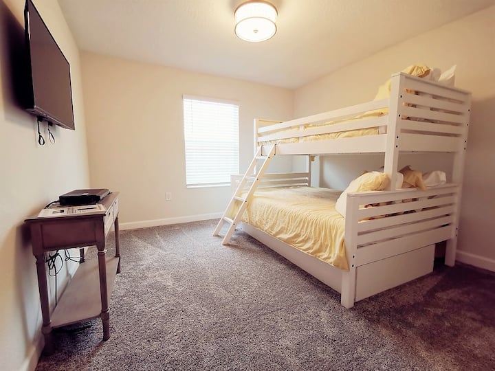 楼上双层床- 2号房