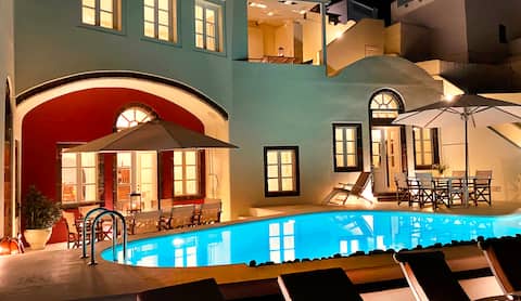 6 Bedroom Private Villa with Caldera View and pool