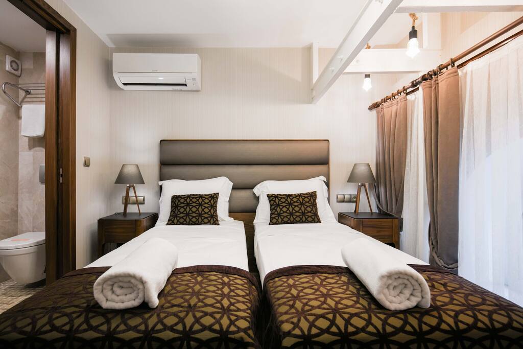 Comfort and relaxable twin bed or optionally queenn bed.