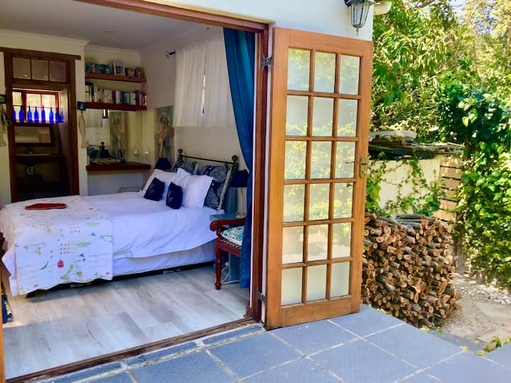 Tercer dormitorio exterior junto al patio construido en braai