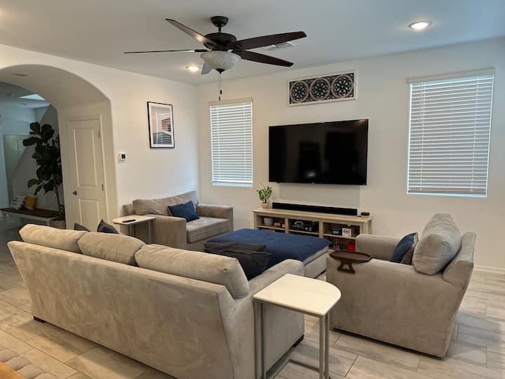 Goodyear Retreat + Great Golf Location - Goodyear, AZ