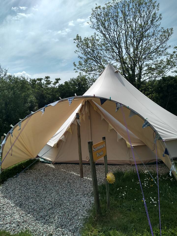 Summer Bell Tent Set In A Small Award Winning Site Tenda Untuk Disewakan Di Wadebridge Cornwall England Inggris Raya