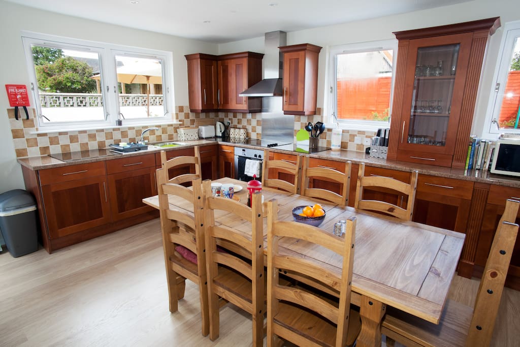 Well equipped and with large table