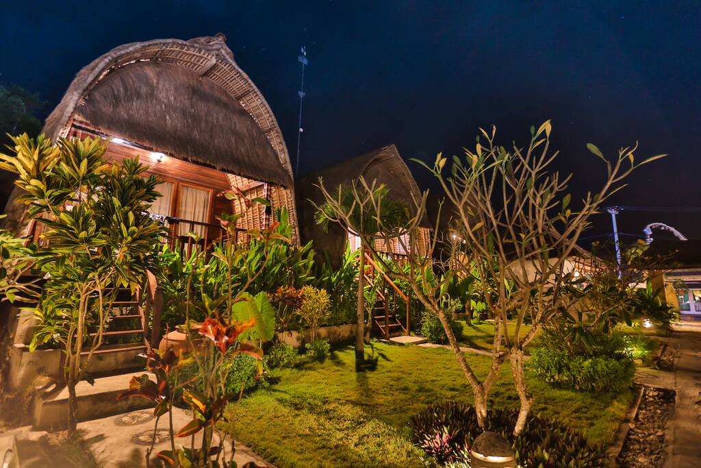 Deluxe Cottage Sunset Coin Lembongan Hotels For Rent In