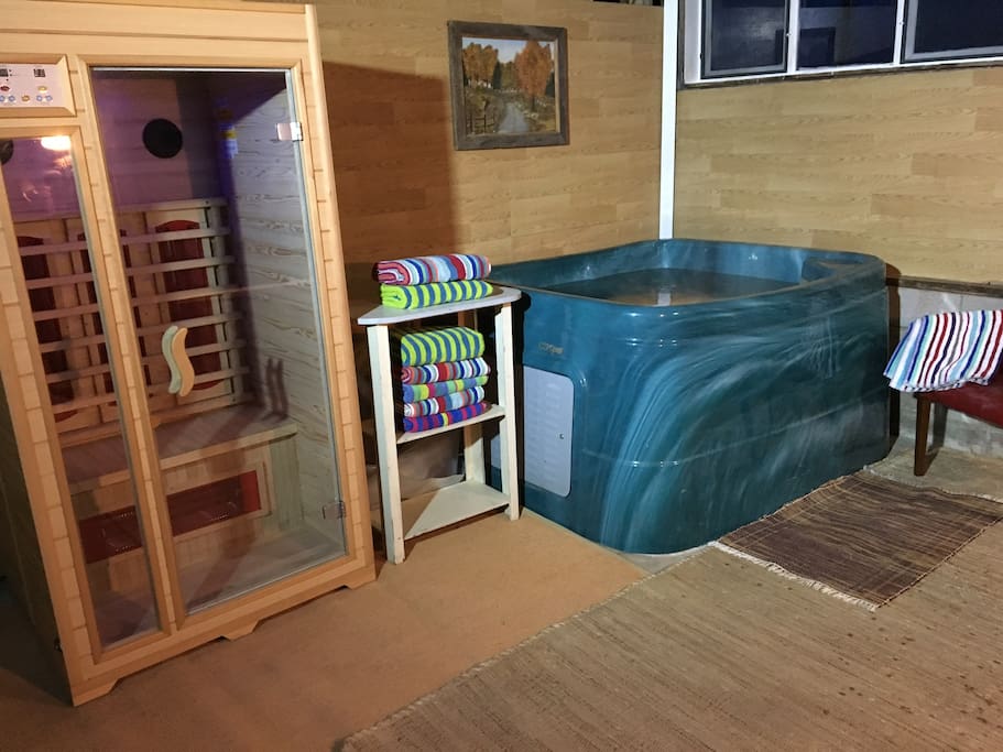 NEW!! 4-person hot tub, and 2-person sauna, in renovated side of garage.
