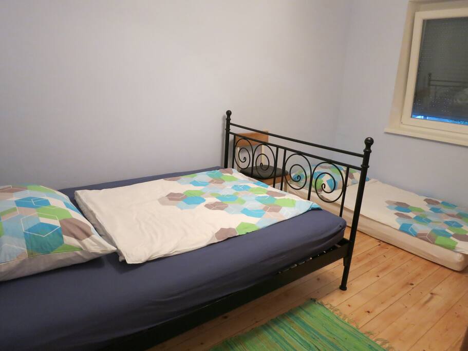 (extra mattress only on request)