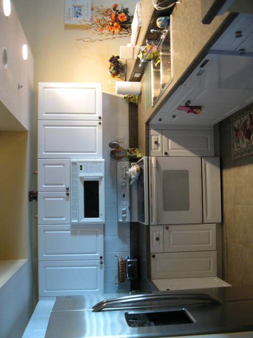 Fully Stocked Kitchen