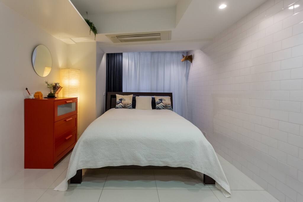 Large, comfortable bed.(145-210)