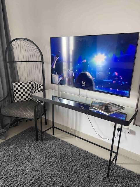 Popular Airbnb listing: Skyline view. Studio. Parking incl Dubai SportCity in Al Hebiah Fourth