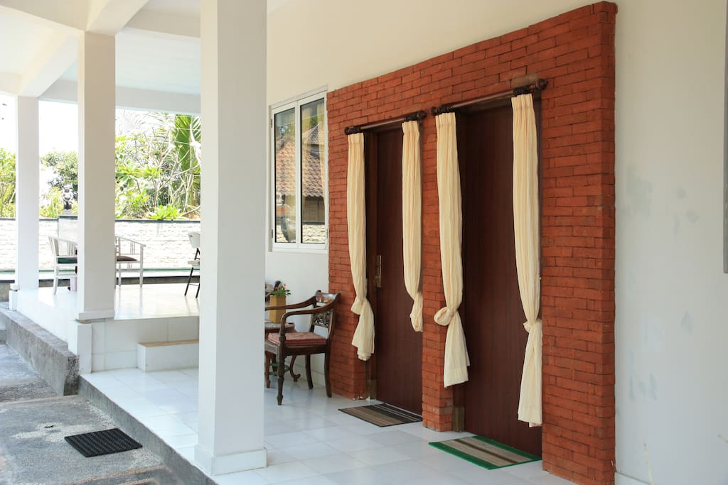 bedrooms entrance