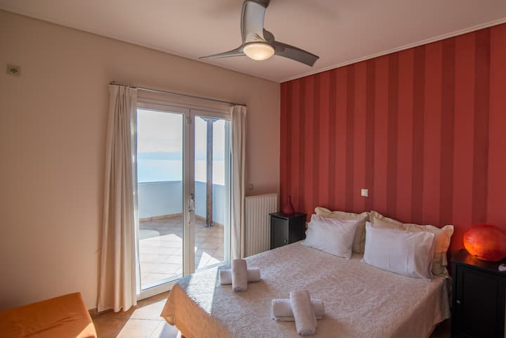 Dhomë gjumi në katin e parë 