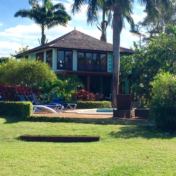 Front of villa and pool from ocean
chukkavilla3. com