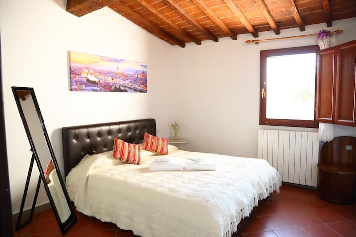 Santa Maria Novella Station Florentine Apartment - Florence