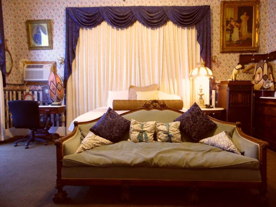 An example of one of the vintage styled rooms available for your stay.