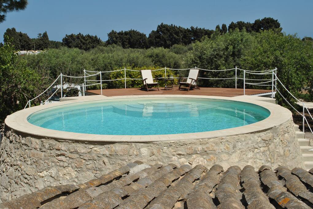 piscina vista dalla camera da letto