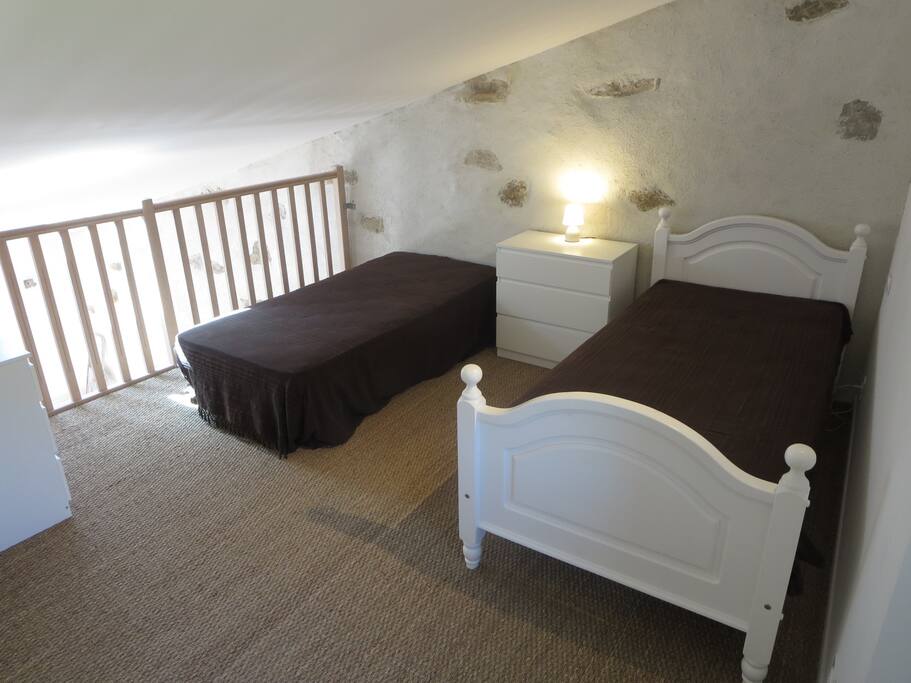 Chambre sur mezzanine - 2 lits 90