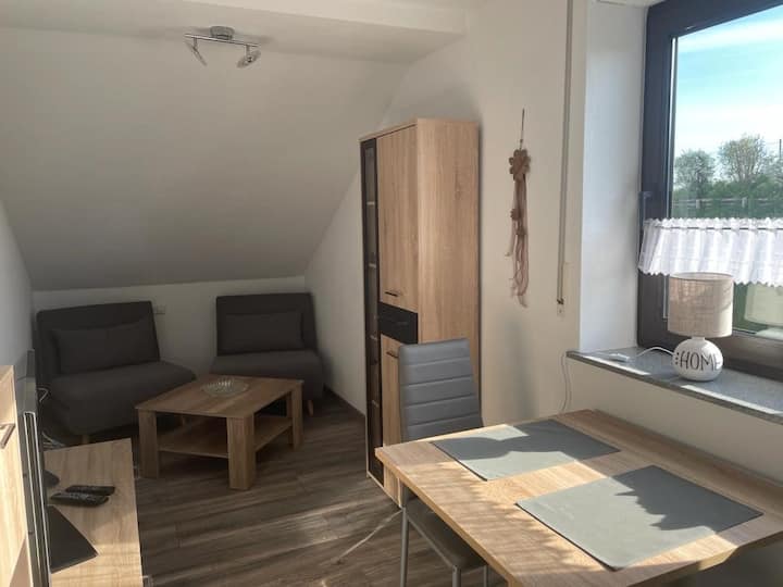 Трапезария и всекидневна, 2 дивана ( за деца)