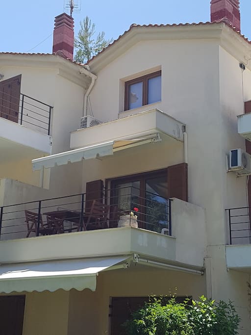 FRONT SIDE OF THE APARTMENT